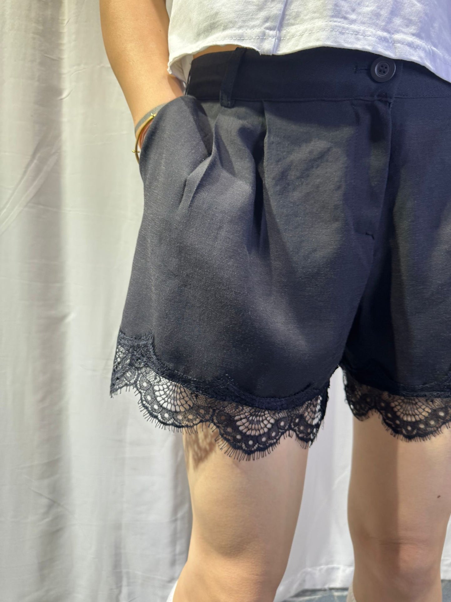 Lace邊短褲