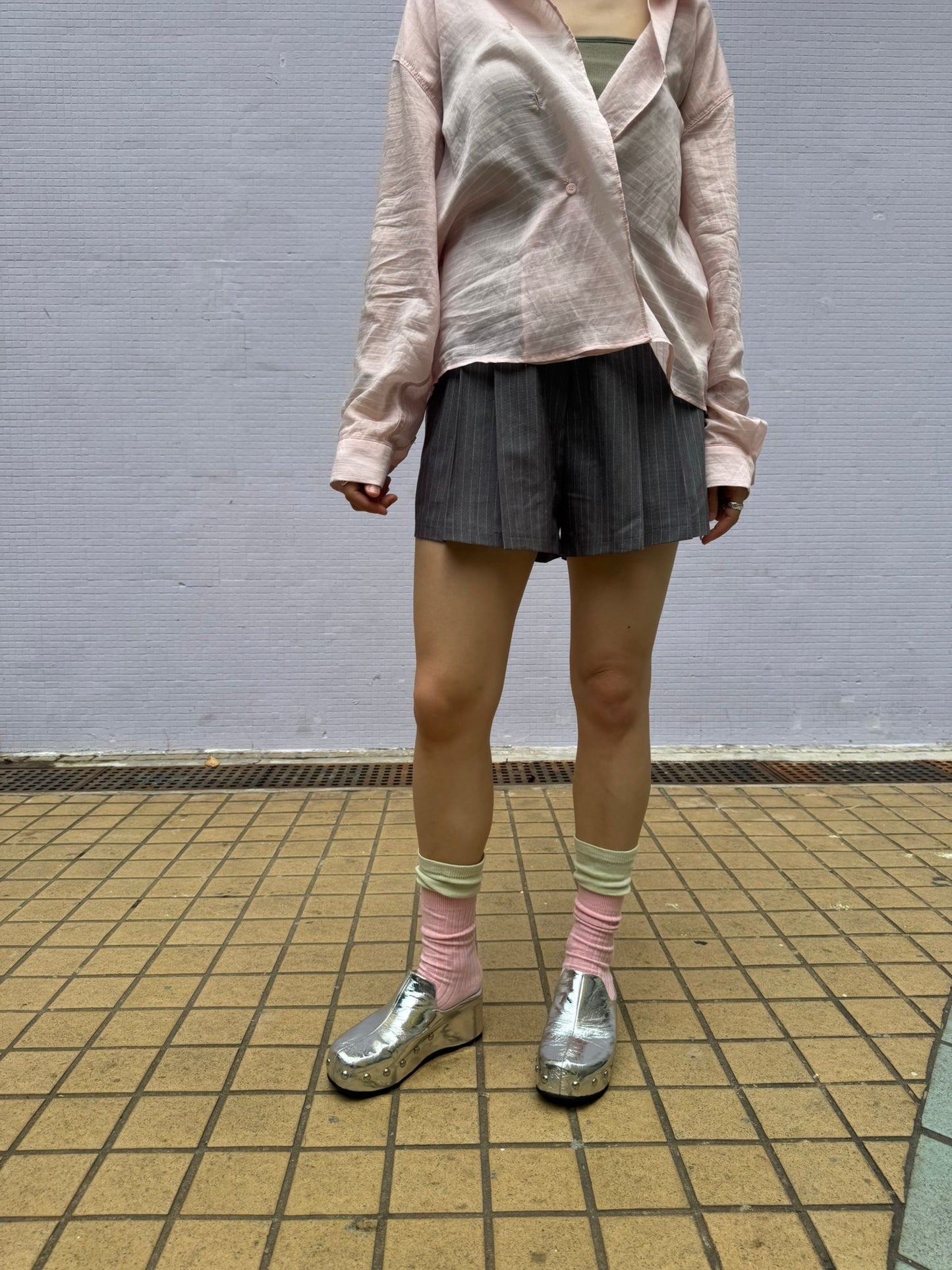銀色厚底木屐