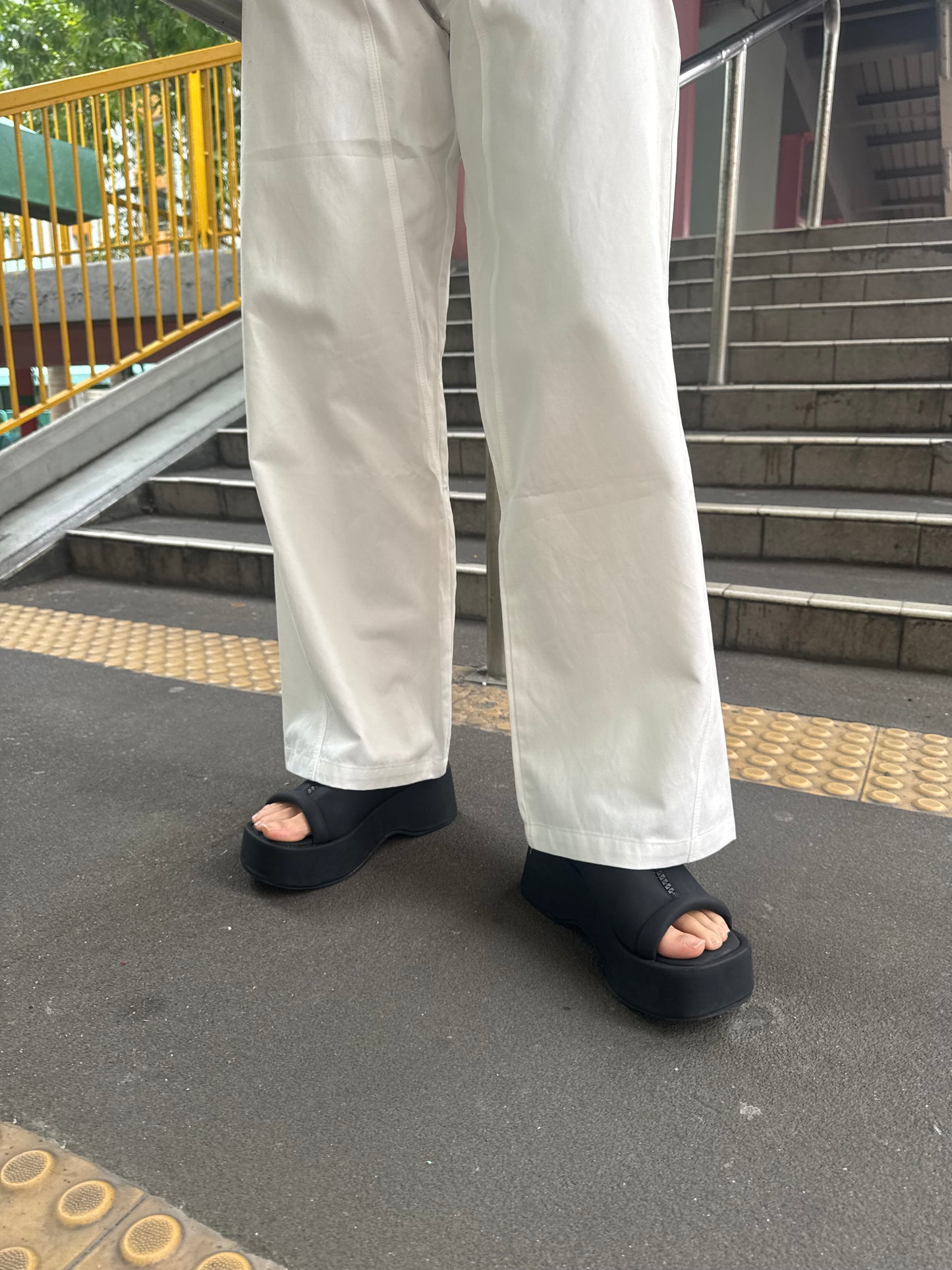 日本拉鍊設計厚底涼鞋✅