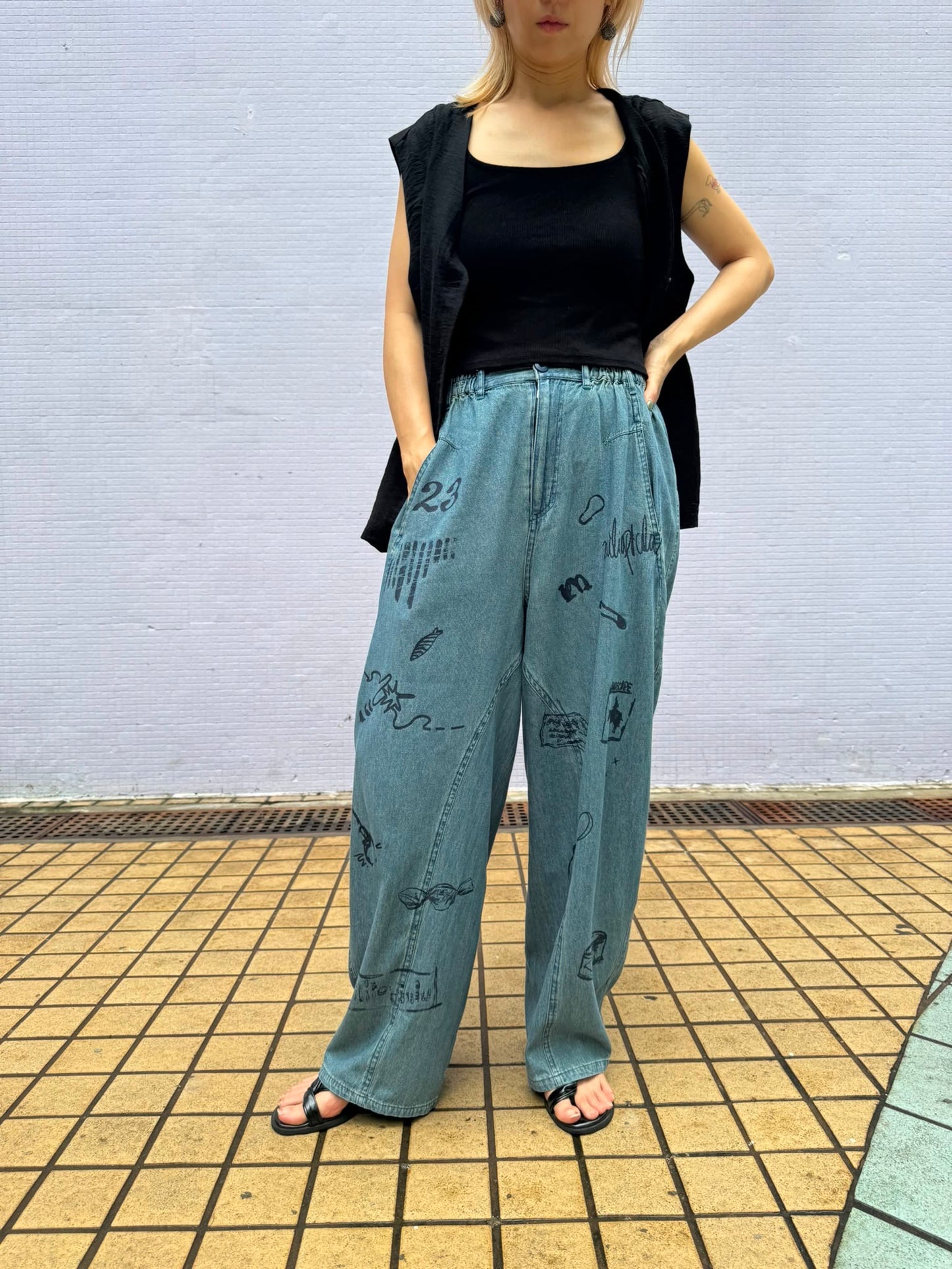 日本🇯🇵圖案超薄牛仔褲